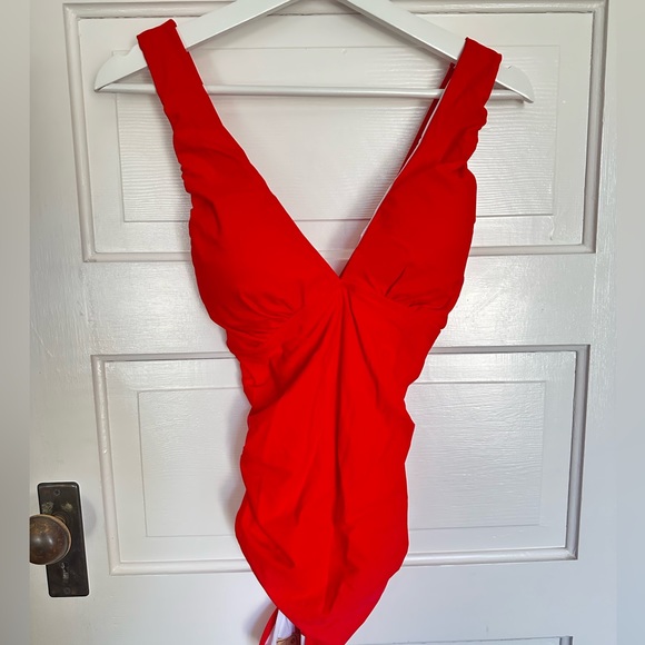 NWT Sexy Red One-Piece Swimsuit with adjustable straps - Size L - Picture 4 of 5